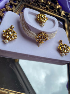 The Jiya Kundan Necklace Set